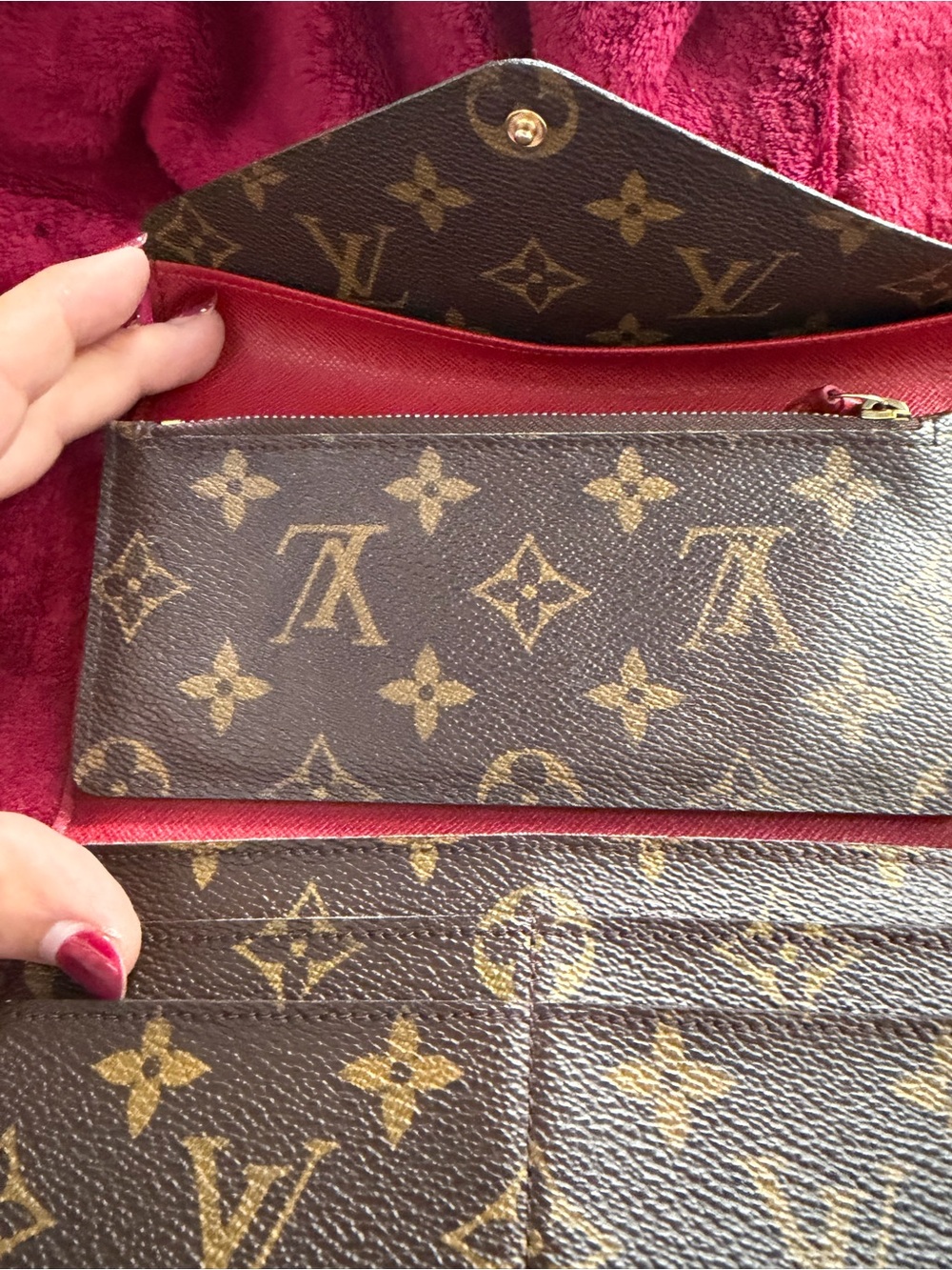 Louis Vuitton Josephine Monogram Continental Wallet with Red Snap - Picture 7 of 11